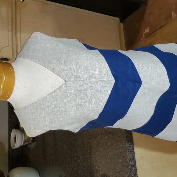 Cindy + Johnny Dress Size Medium - Picture 2 of 6